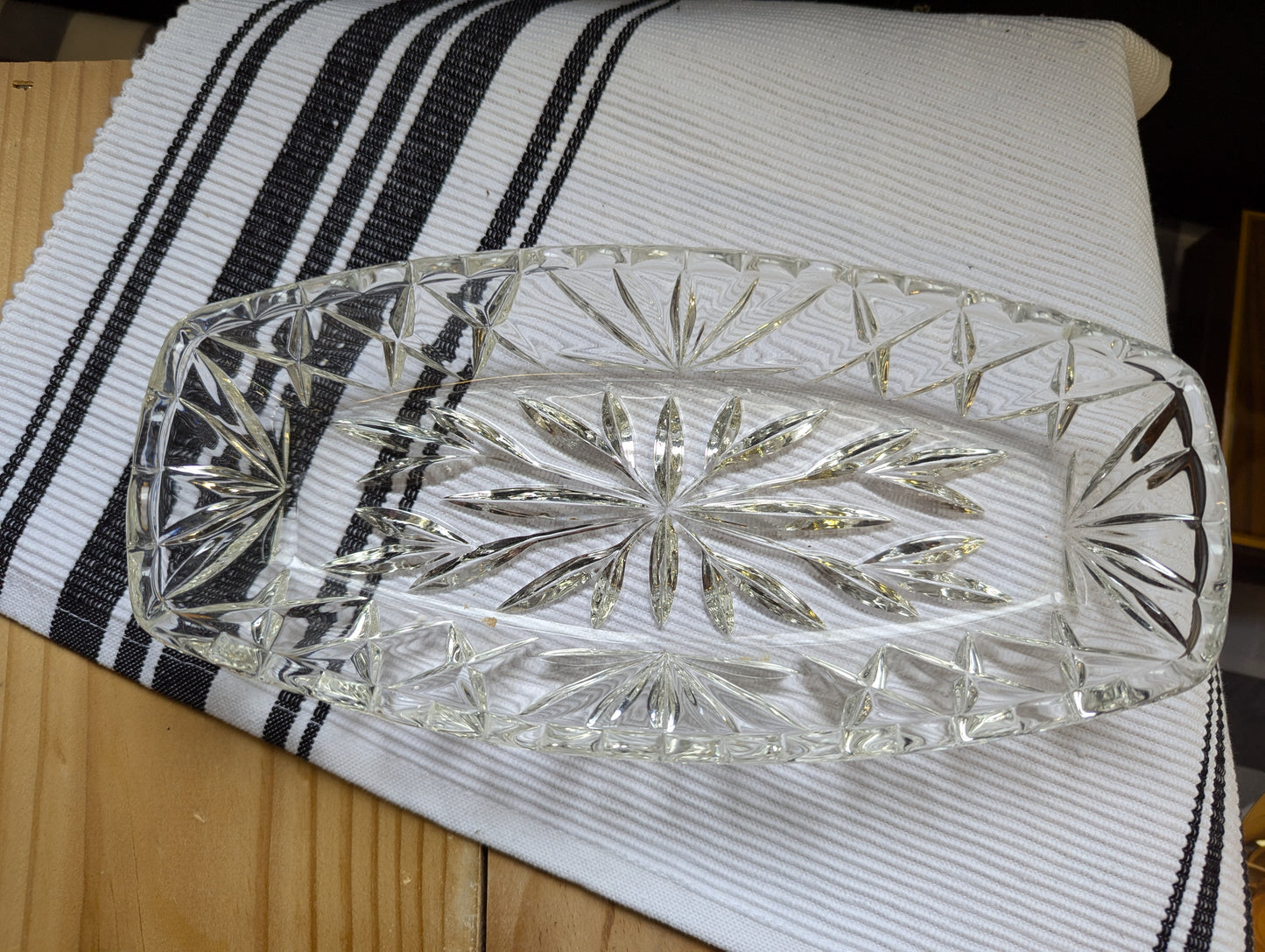 Wheat Cross Pattern Glass Dish