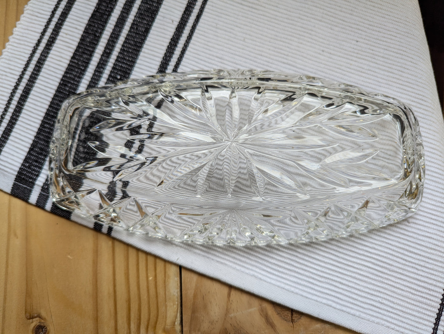 Wheat Cross Pattern Glass Dish