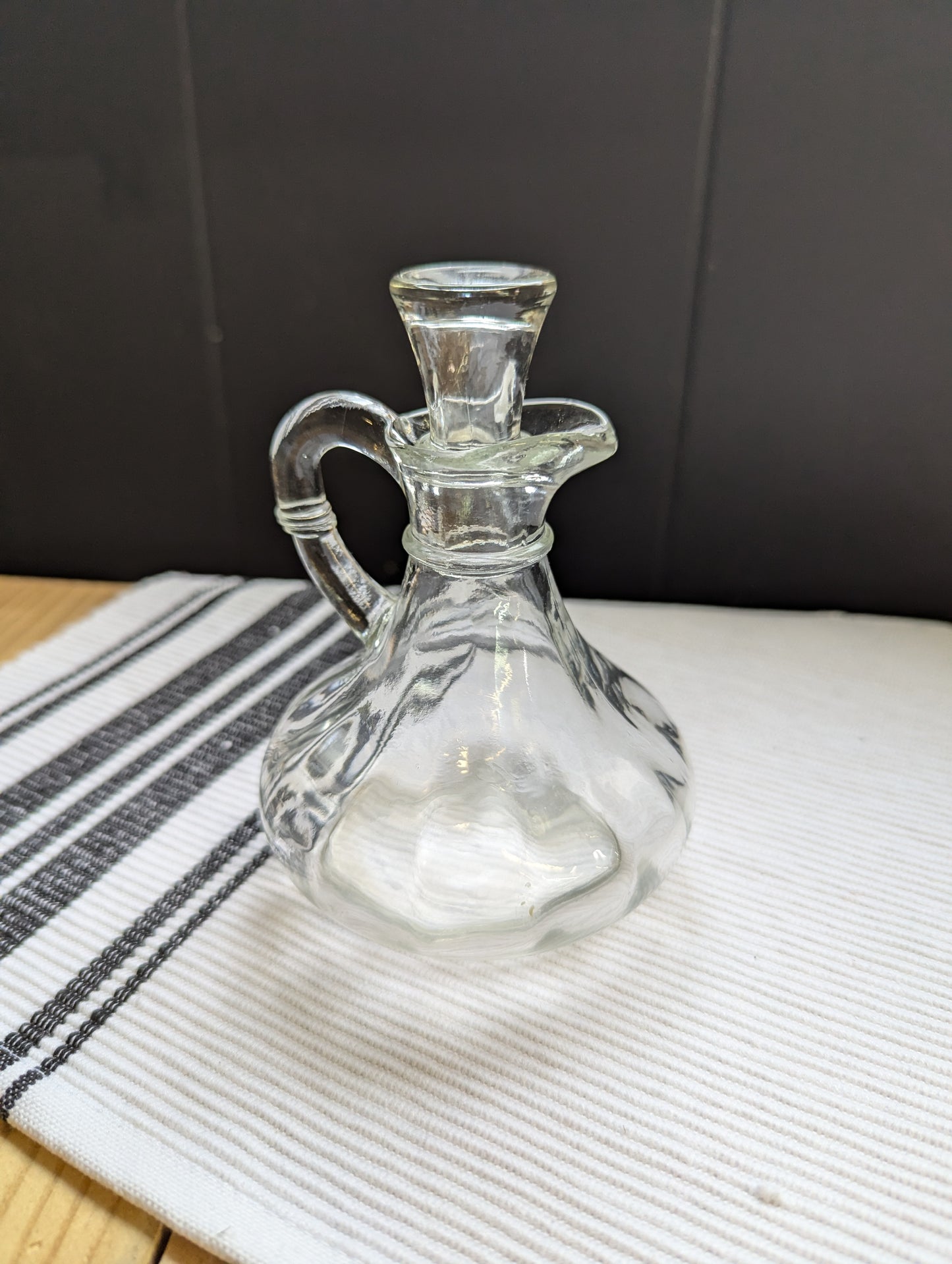 Oil/Vinegar Jar with Stopper