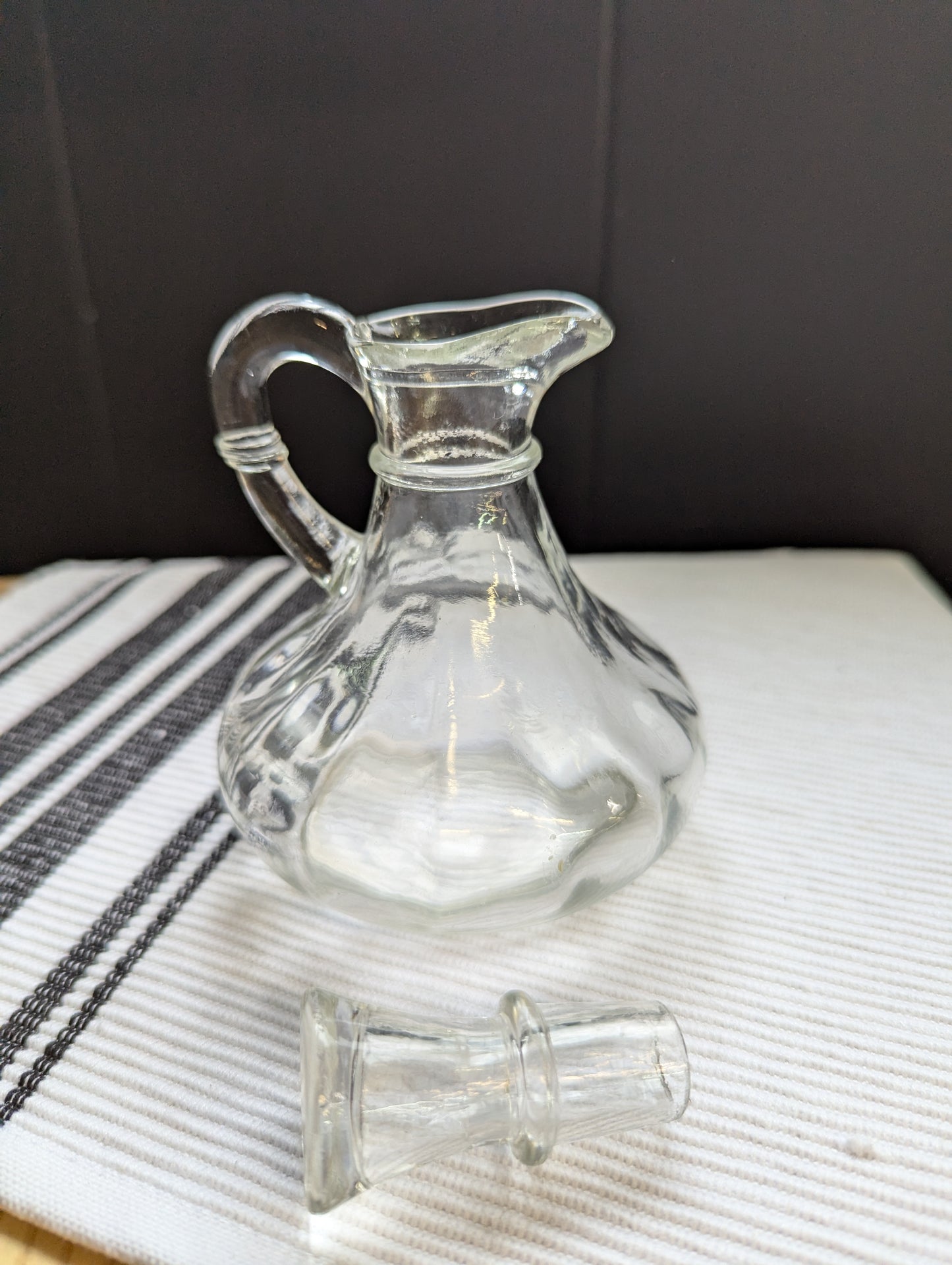 Oil/Vinegar Jar with Stopper