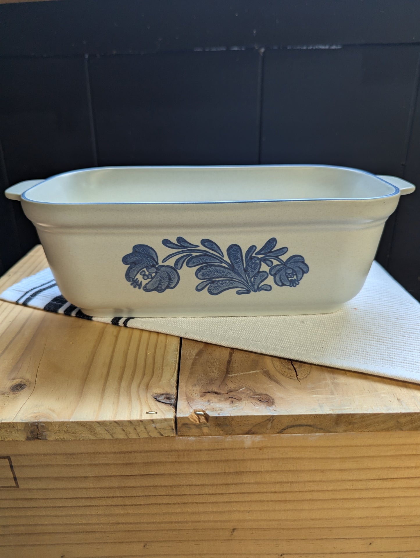 Pfaltzgraff Yorktowne Stoneware Loaf Dish