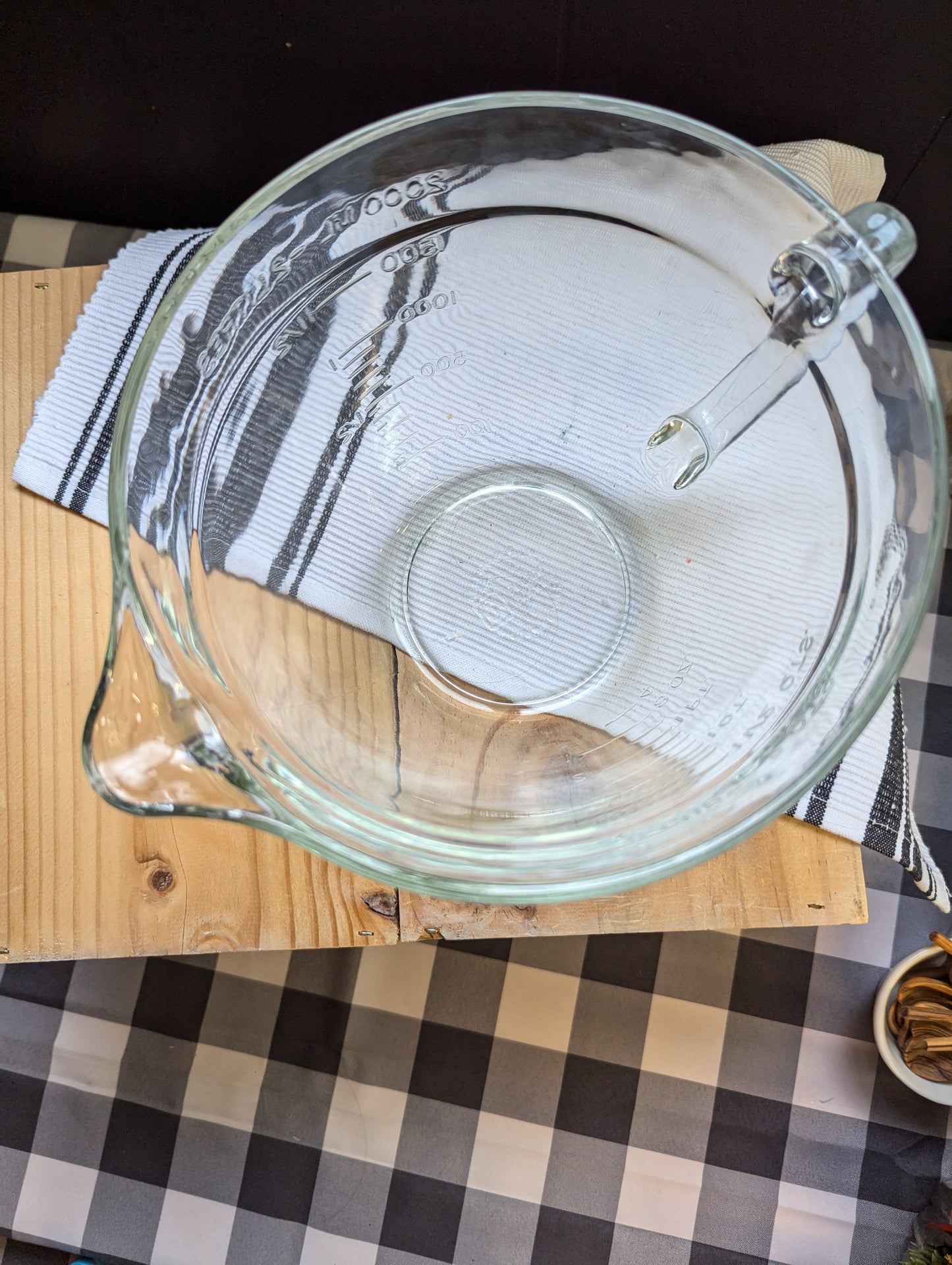 Anchor Hocking Measuring Cup/Mixing Bowl