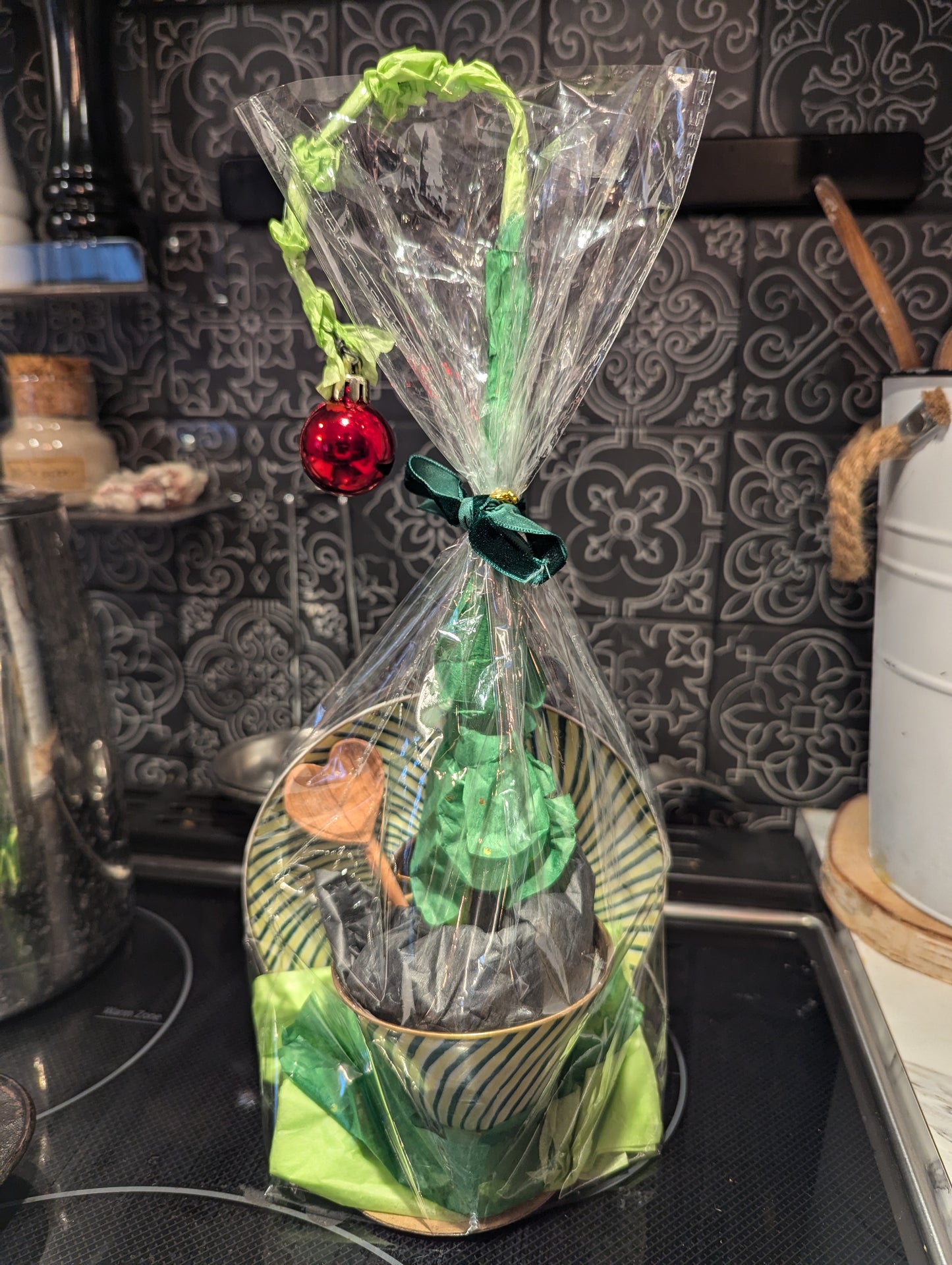 Gingerbread Rooibos Teacup Gift with Hand Carved Tea Spoon