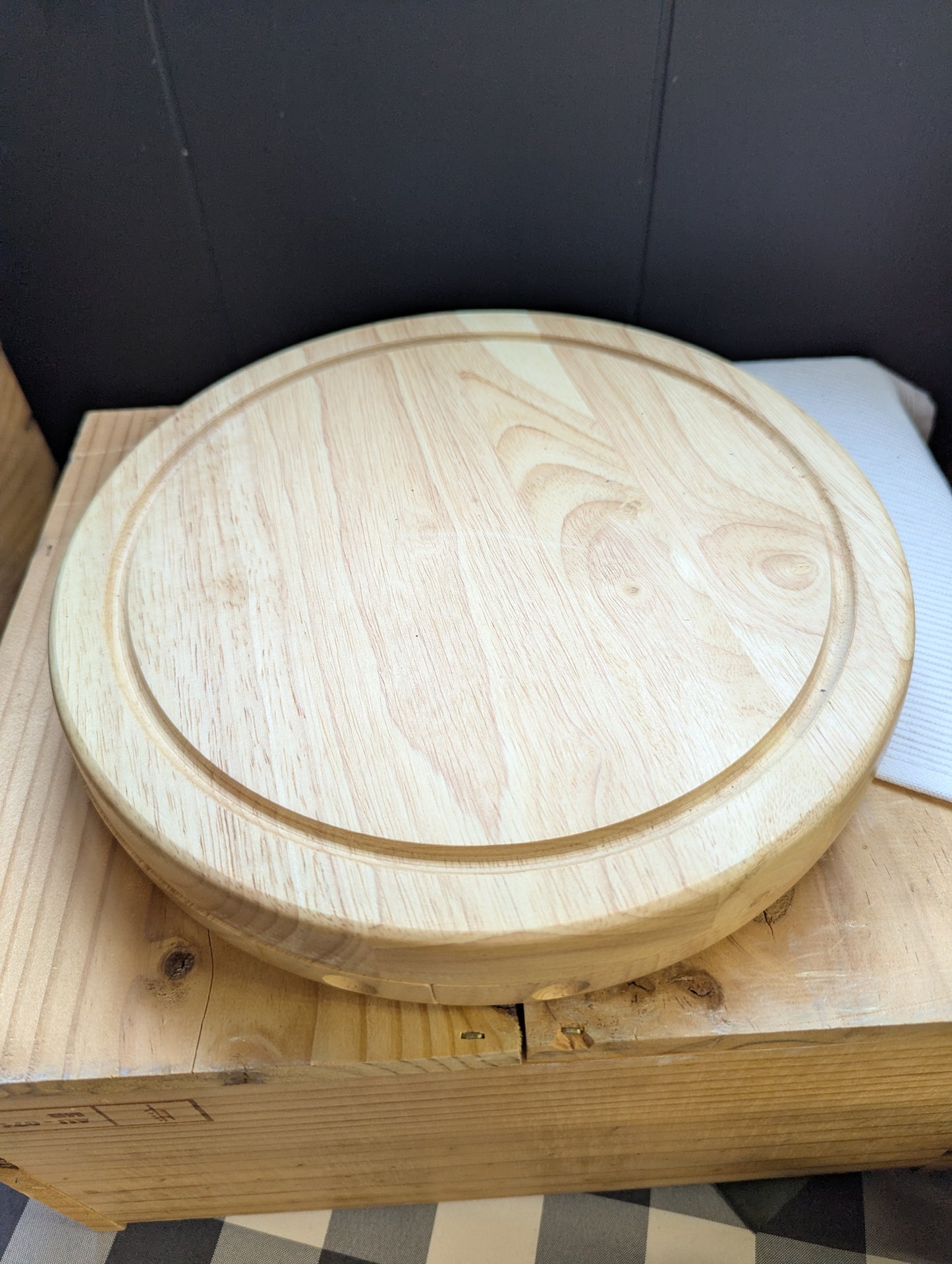 Toscana Rubberwood Cheese Board and Knife Set