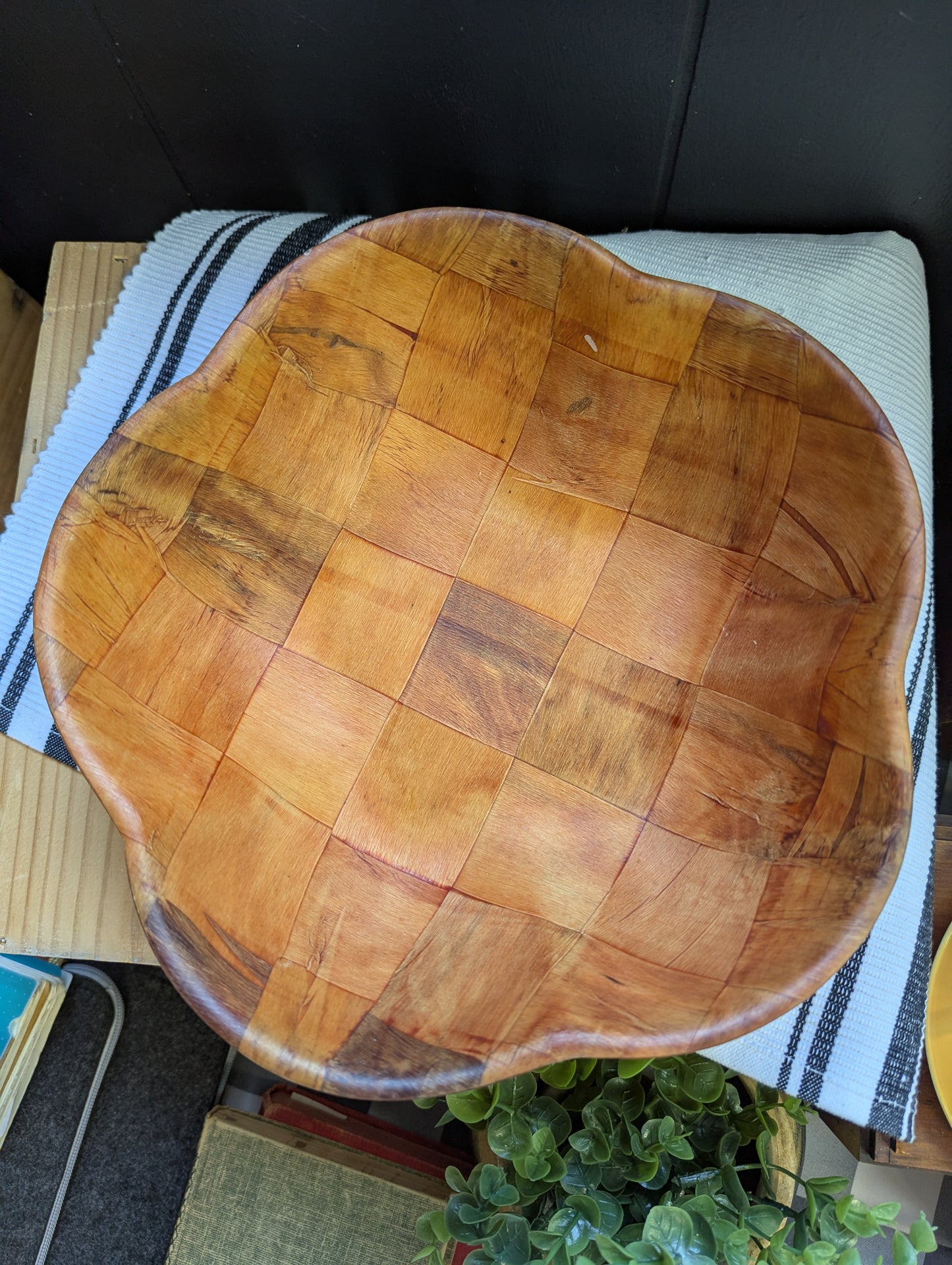 Clover Shaped Parquet Salad Bowl