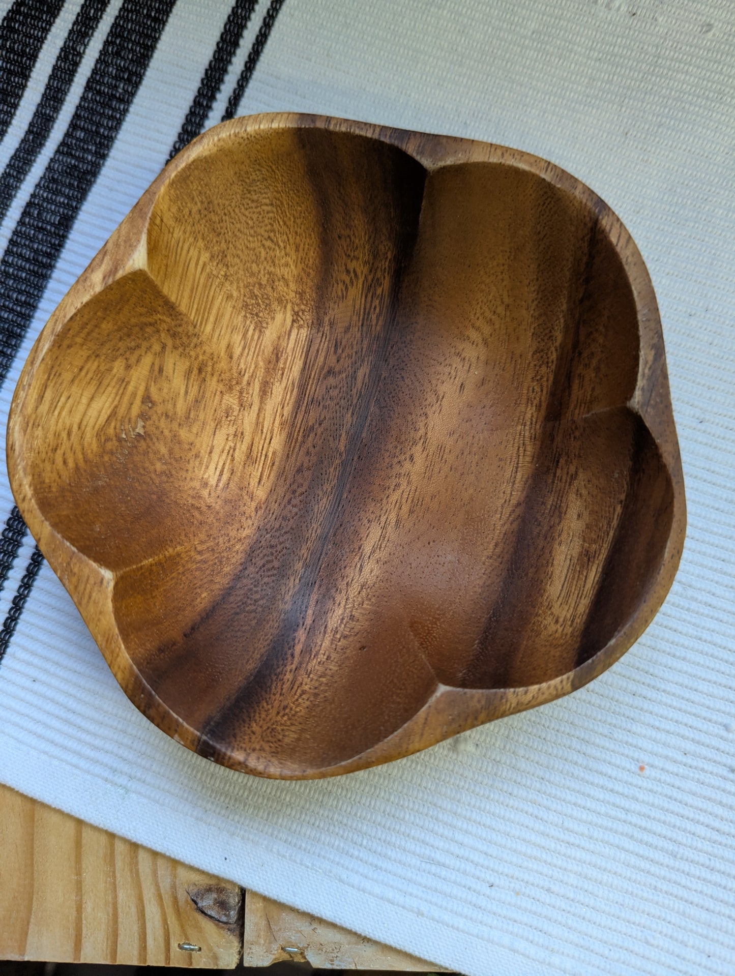 Acacia Wood Clover Shaped Bowl