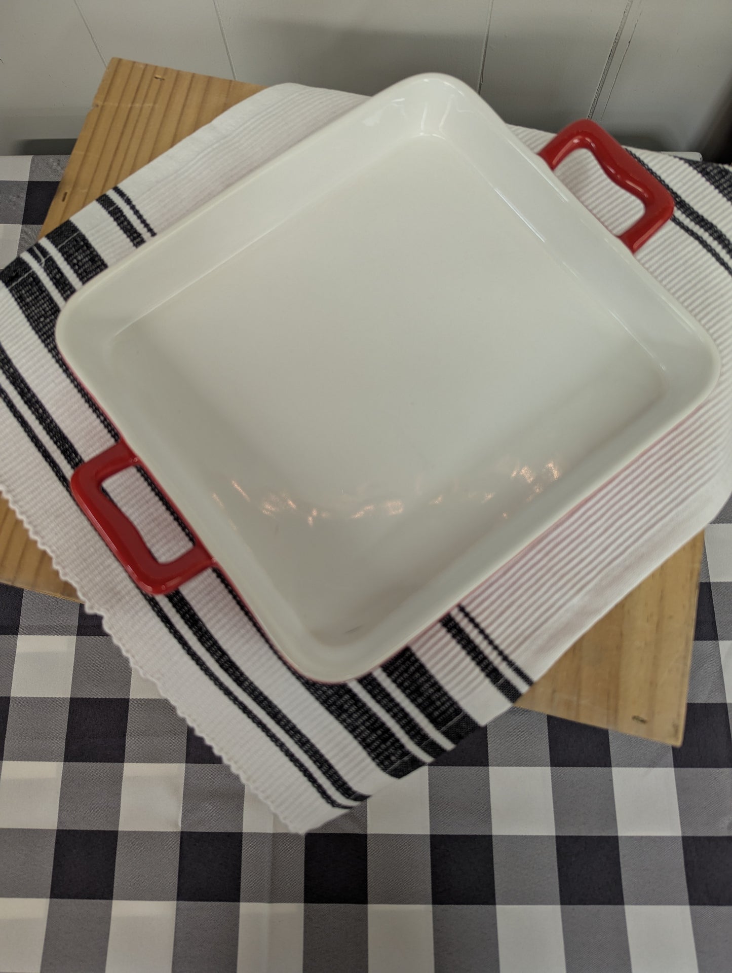 Red Shallow Casserole or Brownie Dish