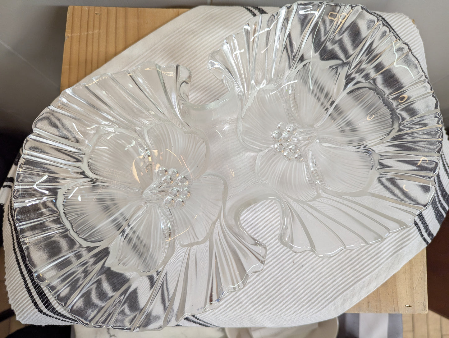 Mikasa Melted Hibiscus Glass Dish