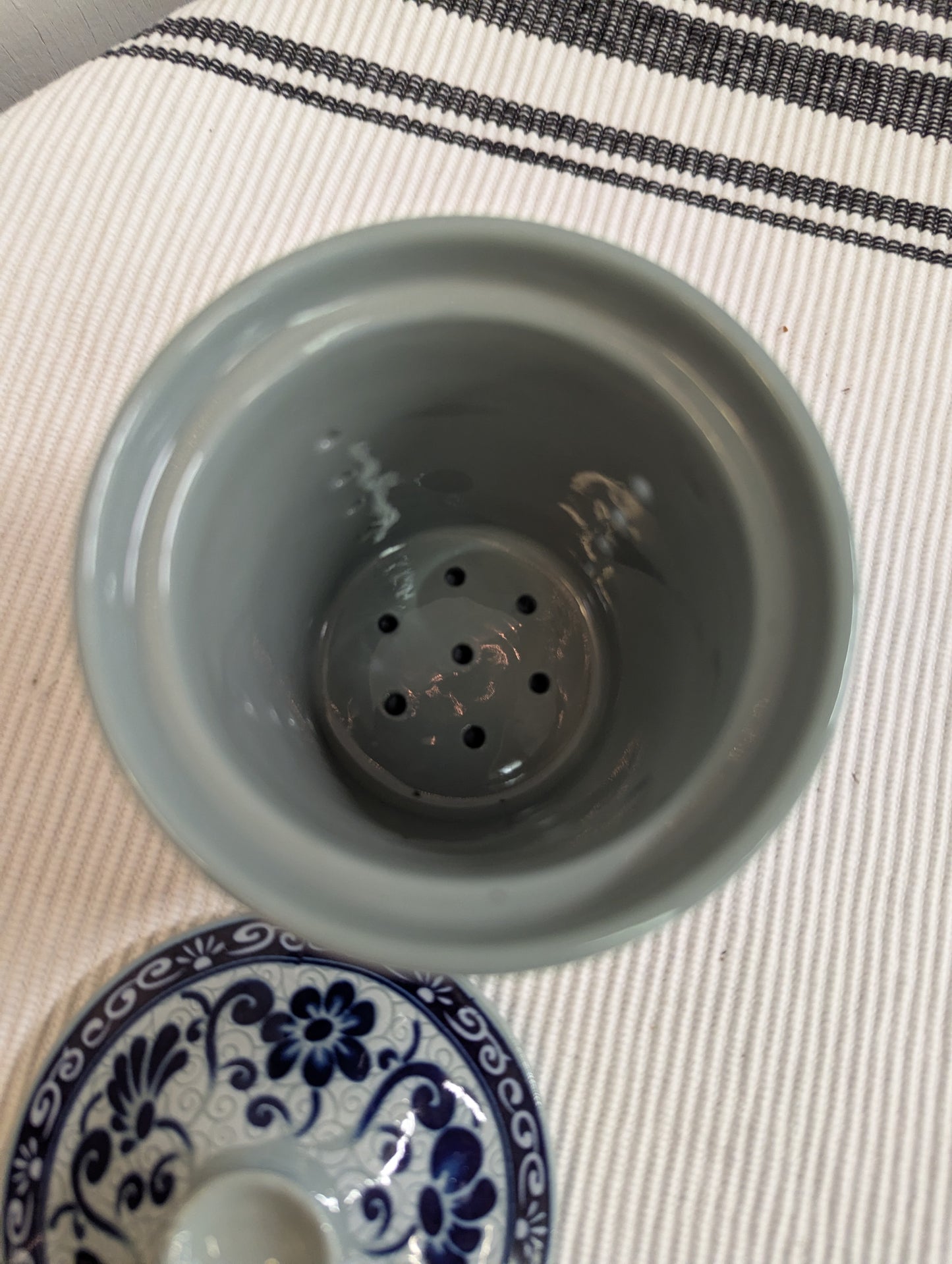 Blue Ceramic Tea Diffuser with Lid