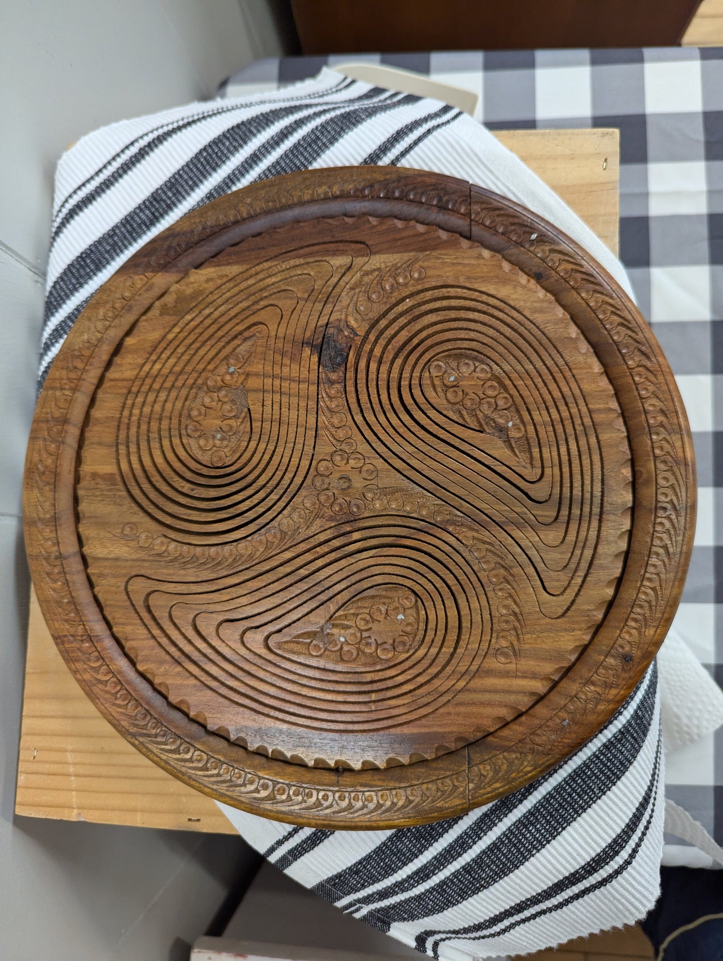 Hand Carved Folding Basket/Trivet