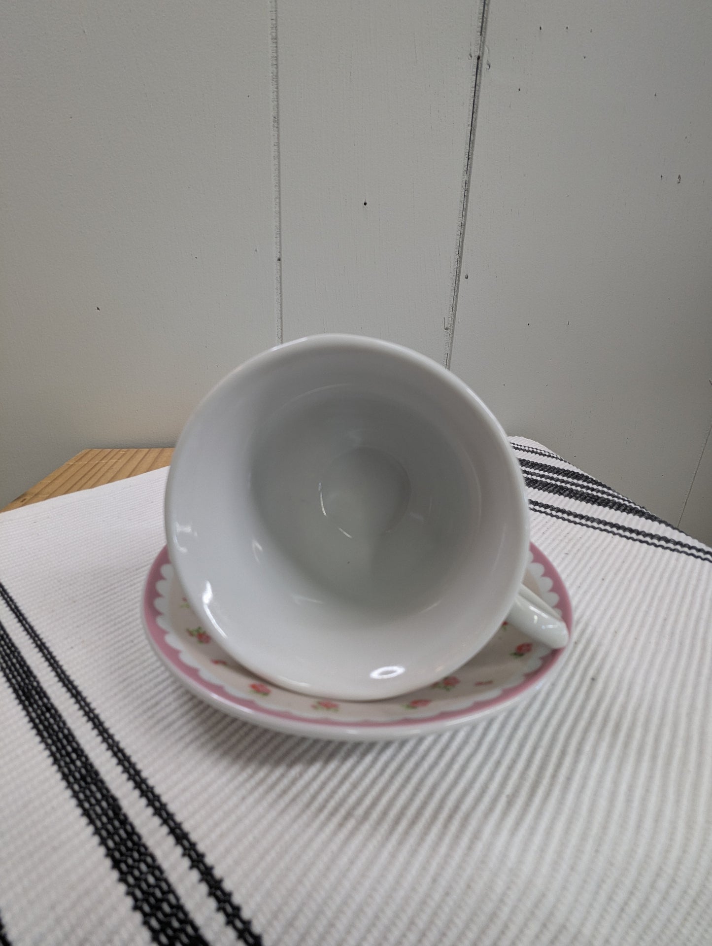 Lusso Leone Teacup and Saucer