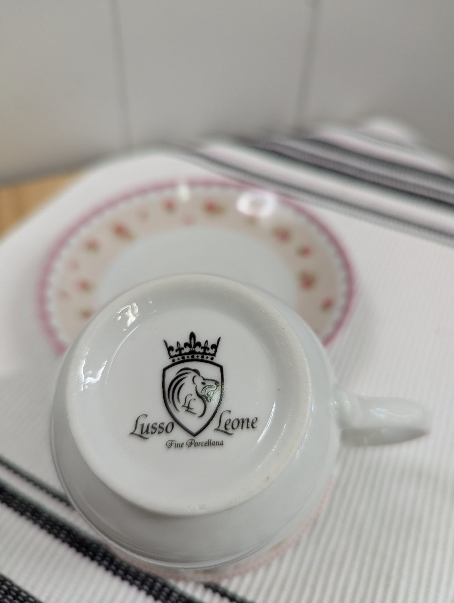 Lusso Leone Teacup and Saucer