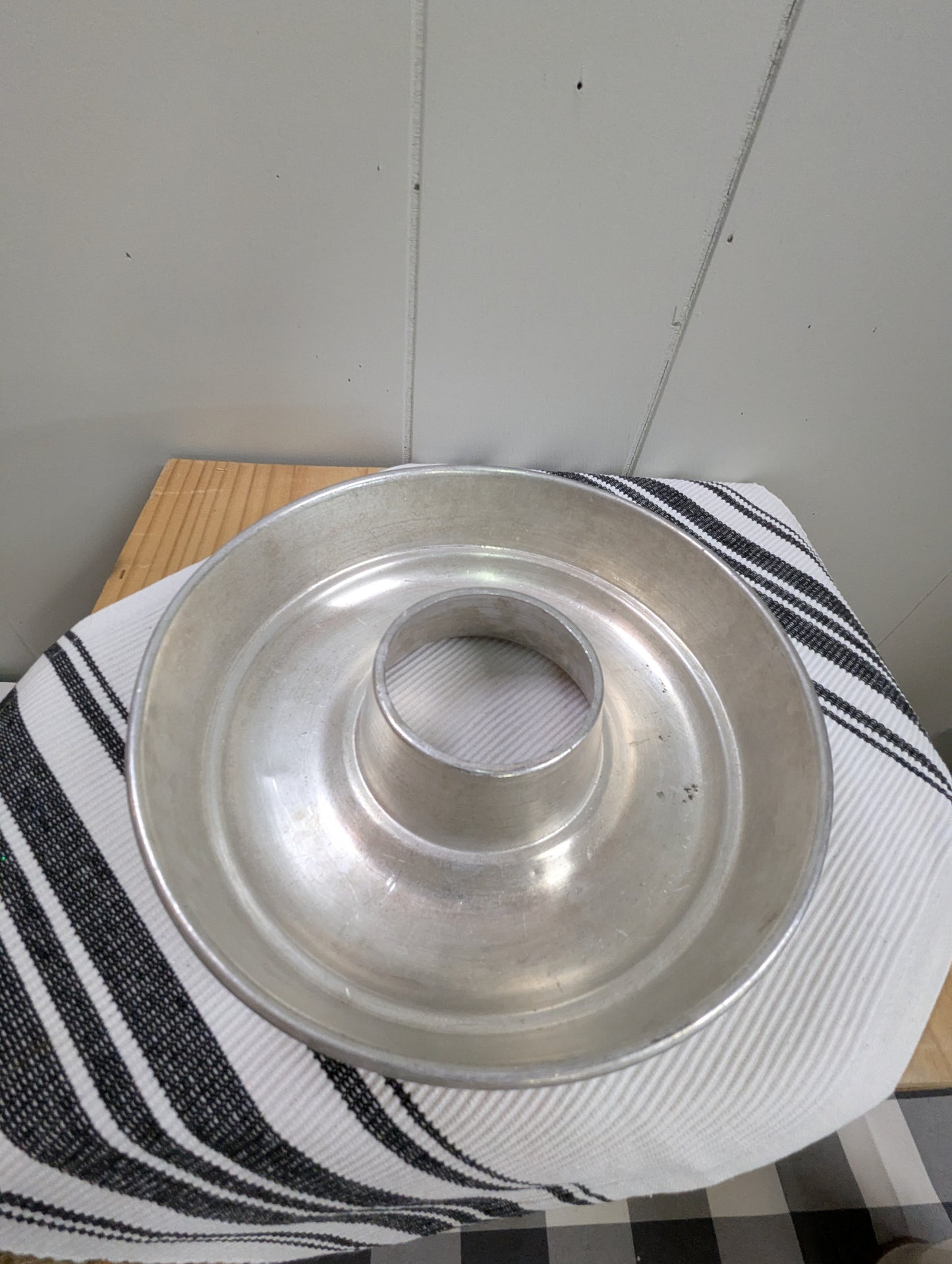 Aluminum Bundt Pan