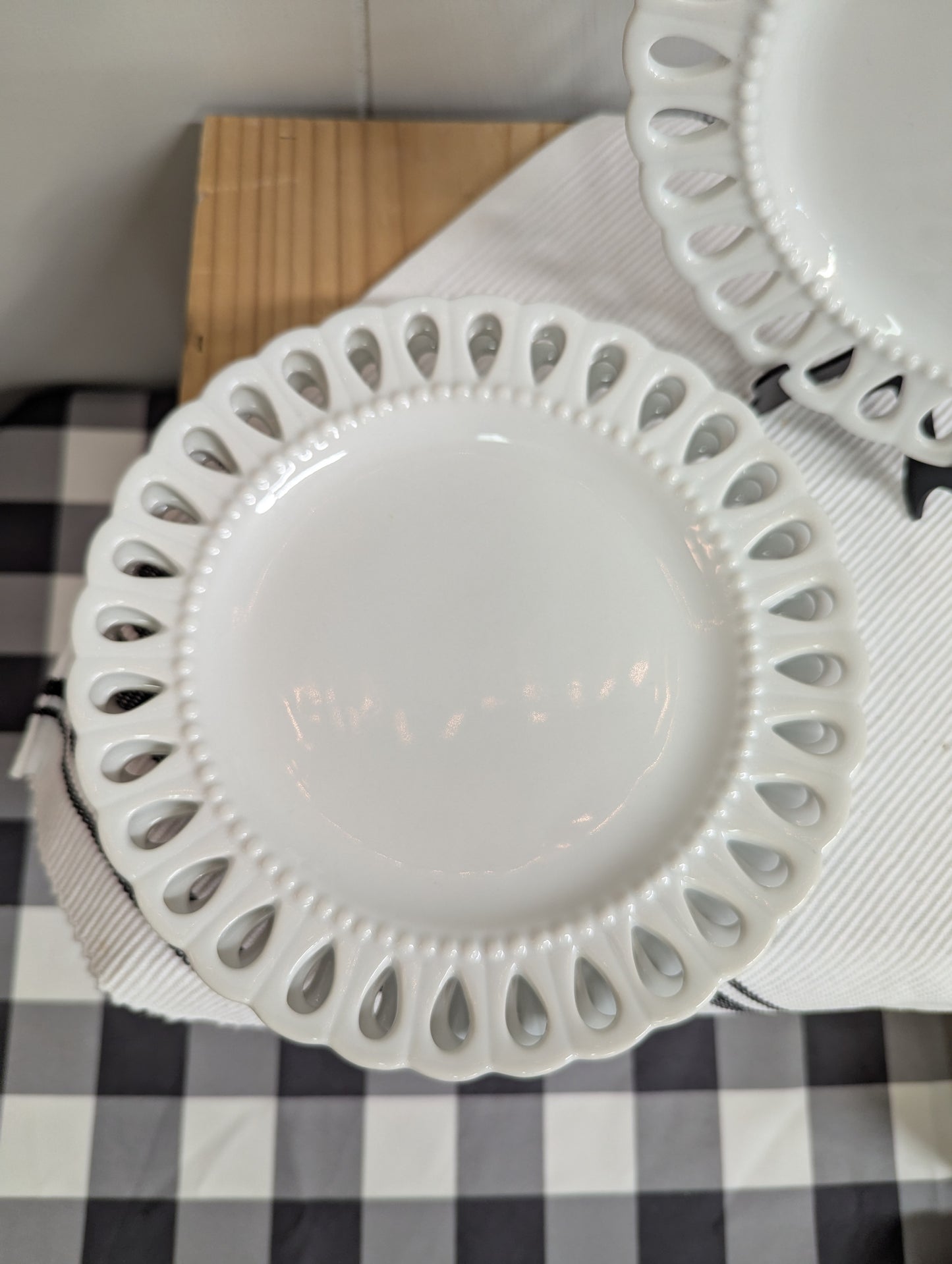 Set of 4 Lace Edged Plates