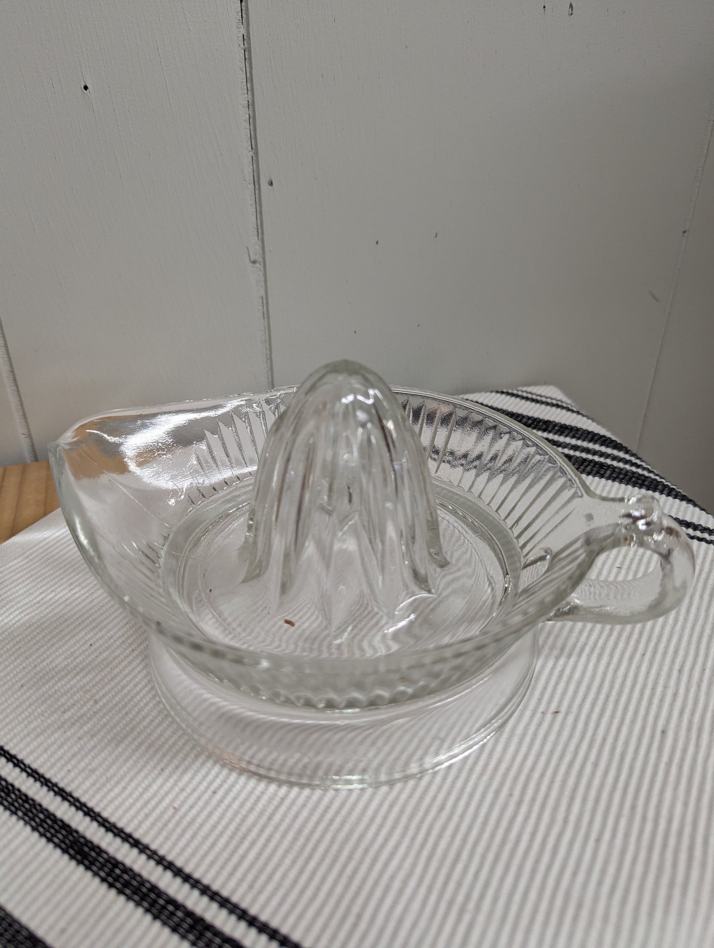 Large Glass Citrus Juicer/Reamer