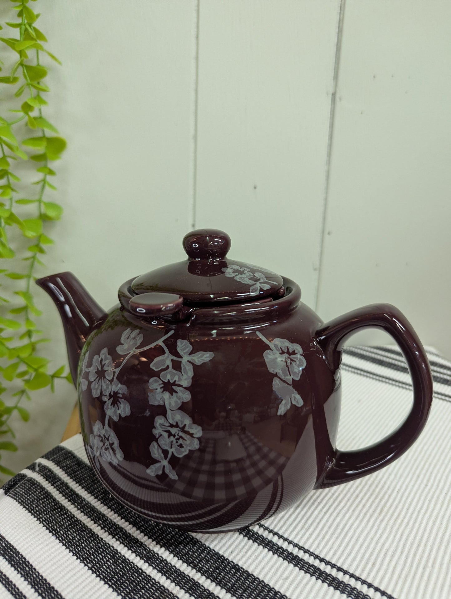 Dark Purple Teapot with Ceramic Strainer