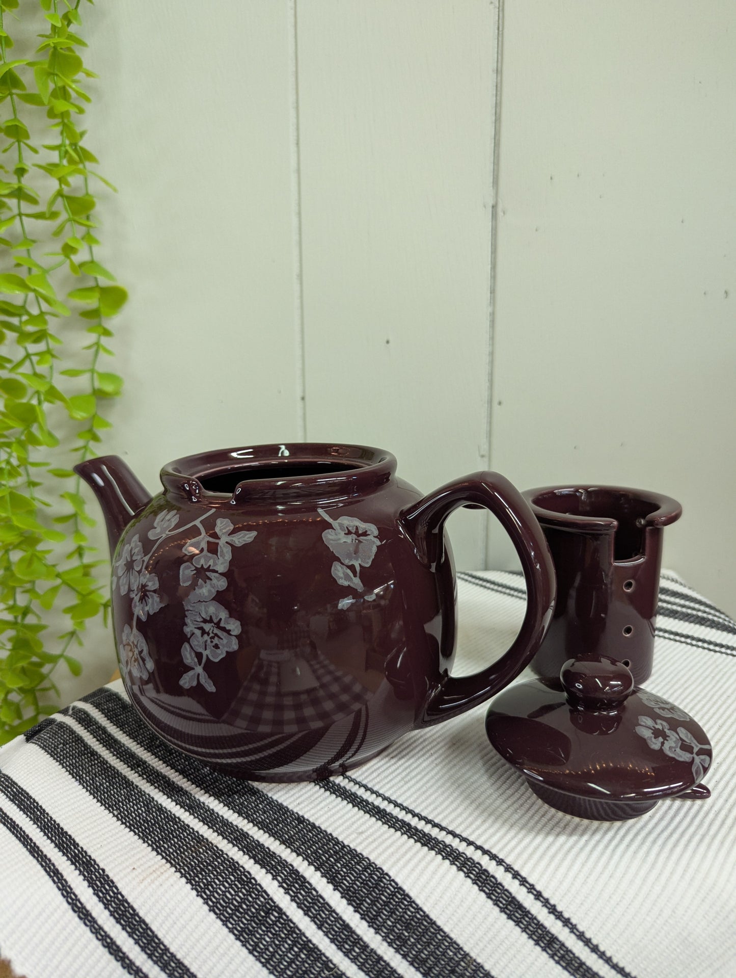Dark Purple Teapot with Ceramic Strainer