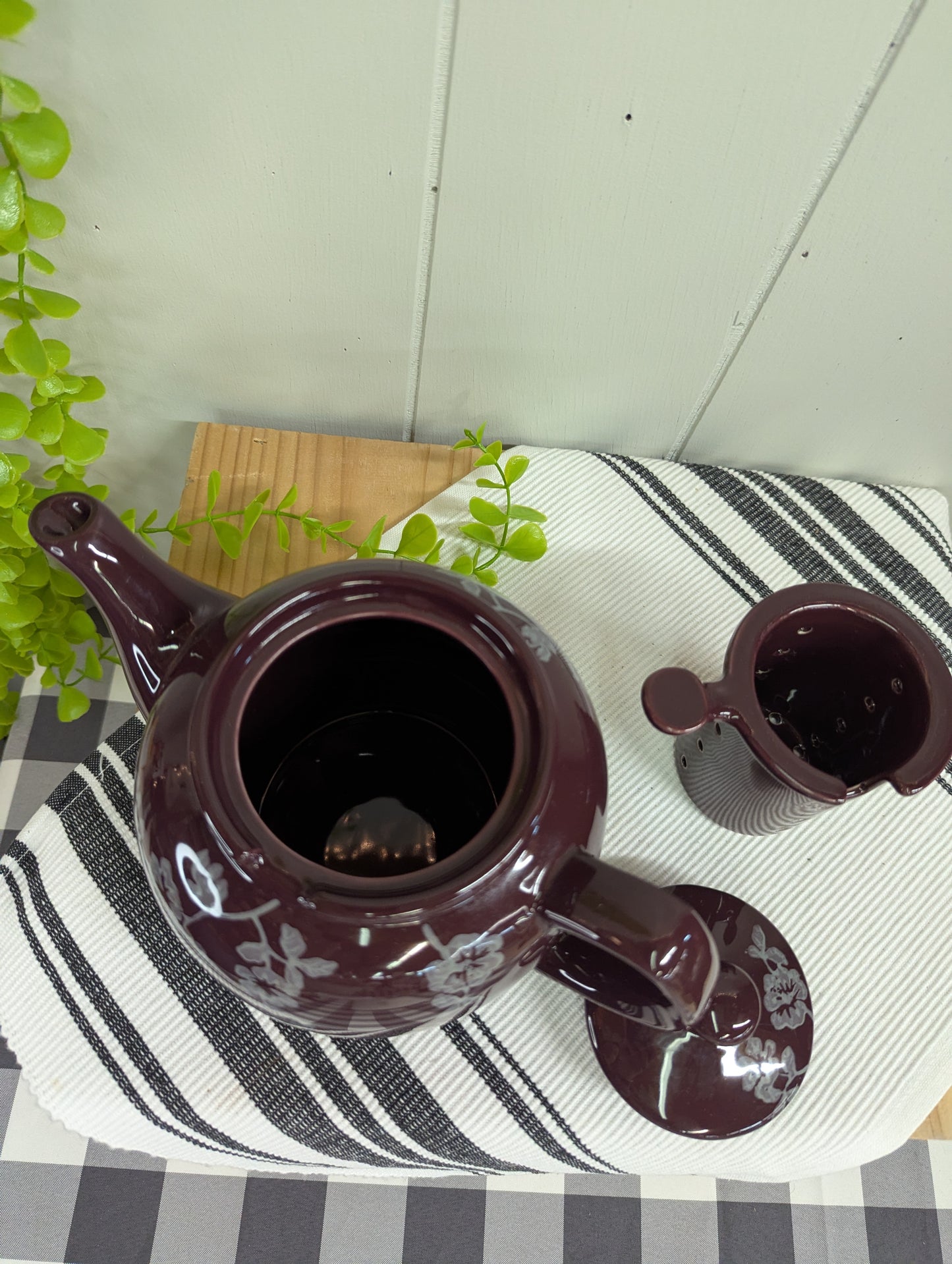 Dark Purple Teapot with Ceramic Strainer