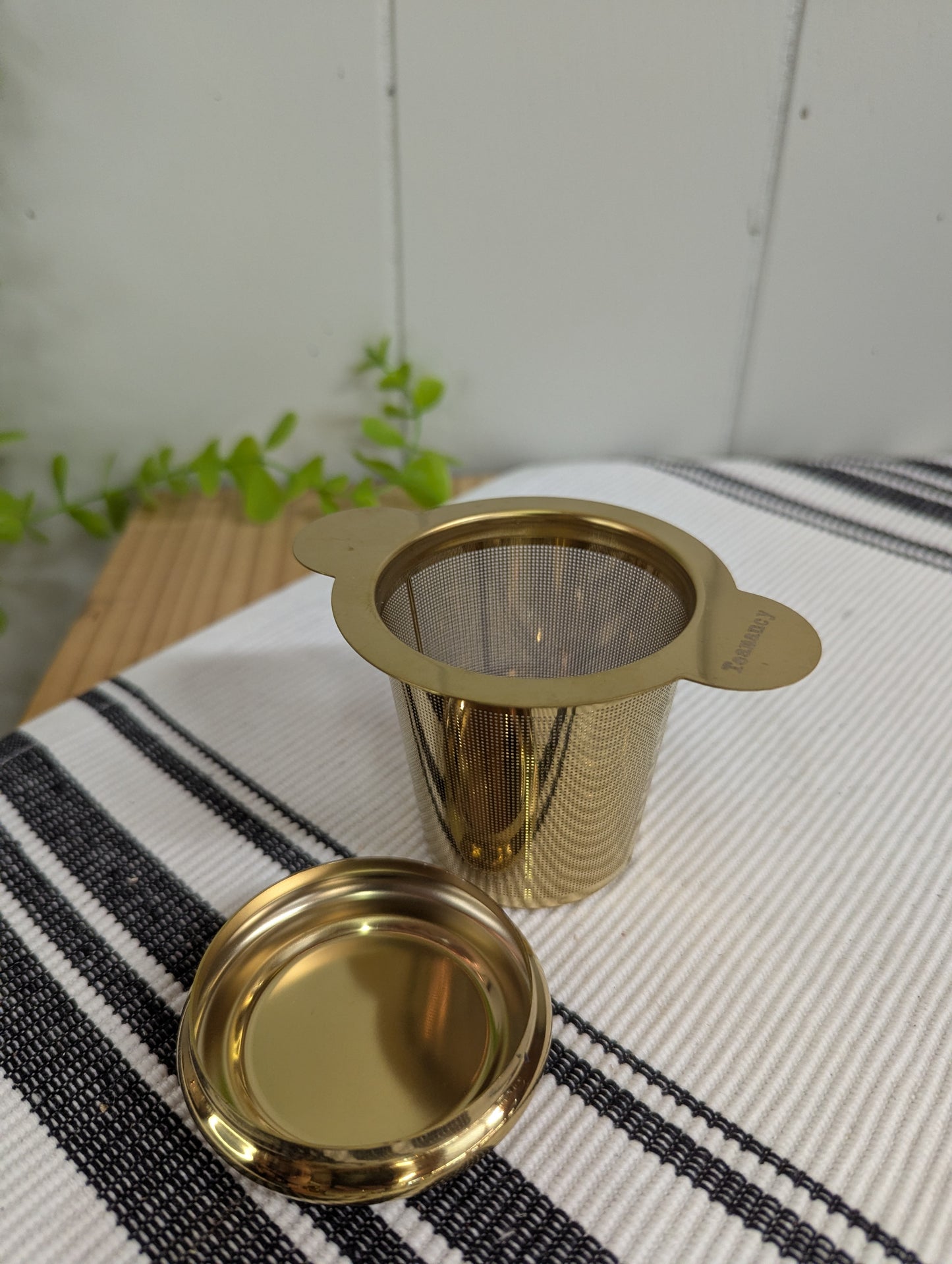 Tea Steeper / Infuser: Steeper and lid only