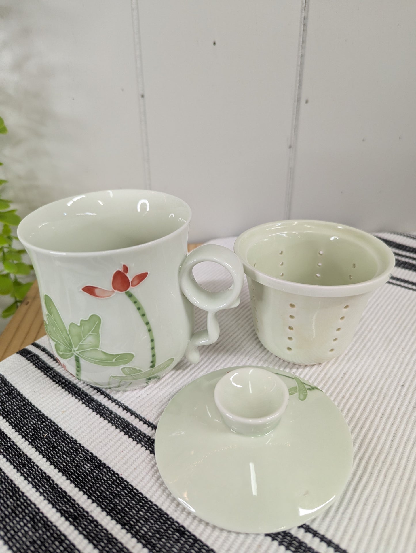 Teavana Ceramic Cup Strainer and Lid