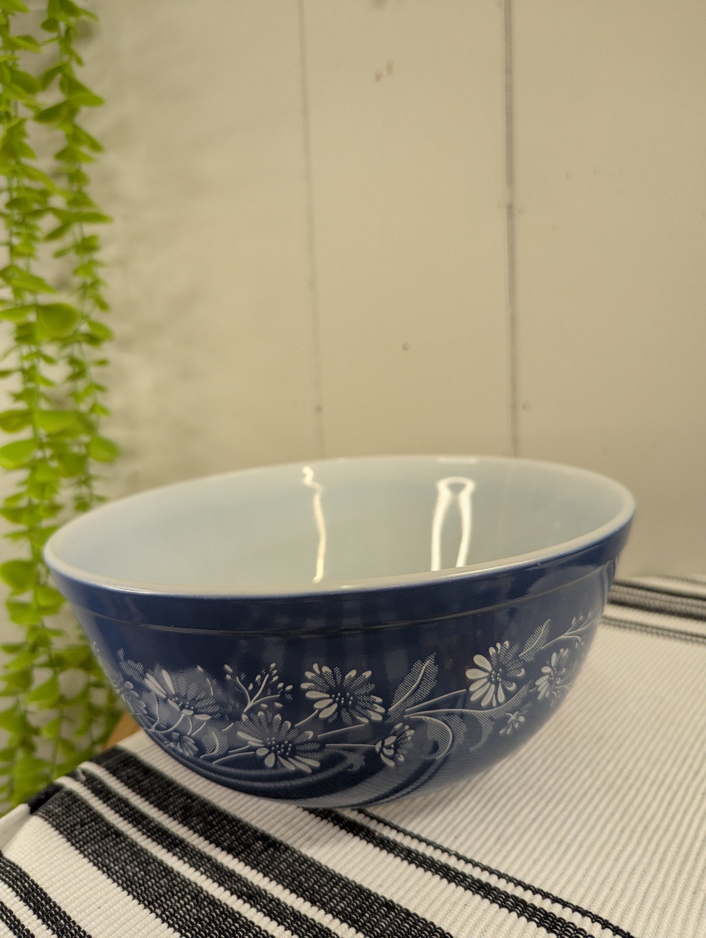 Colonial Mist Pyrex Bowl #403