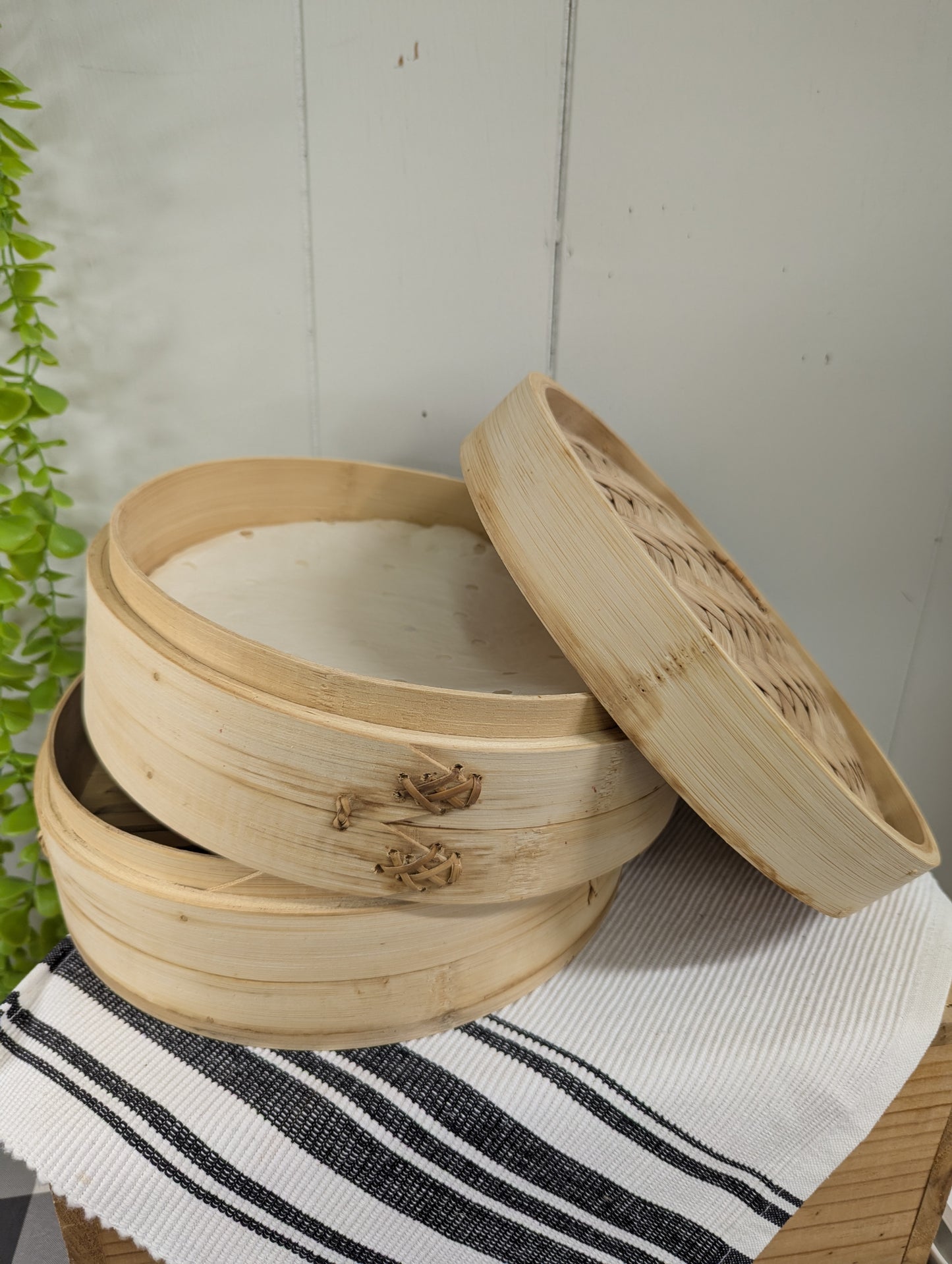 Bamboo Steamer Basket with Parchment Sheets