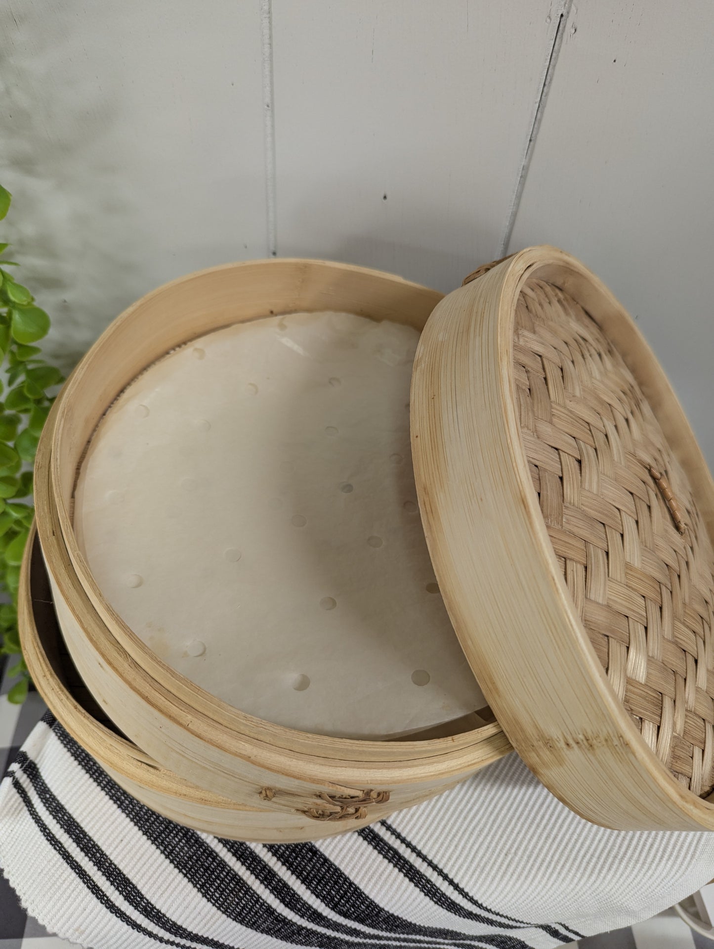 Bamboo Steamer Basket with Parchment Sheets