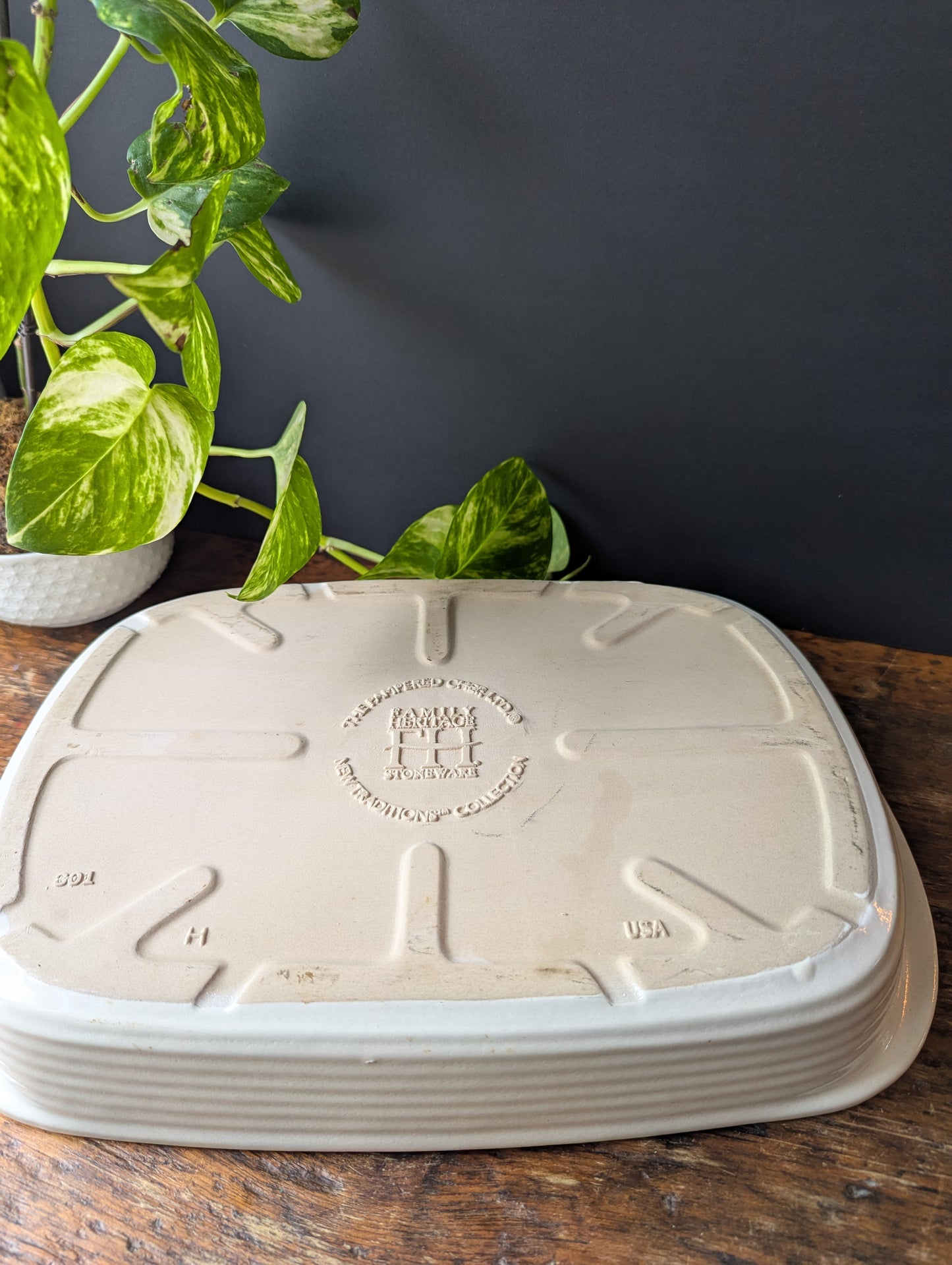 Pampered Chef Family Heritage Stoneware Rectangular Baker with Manual