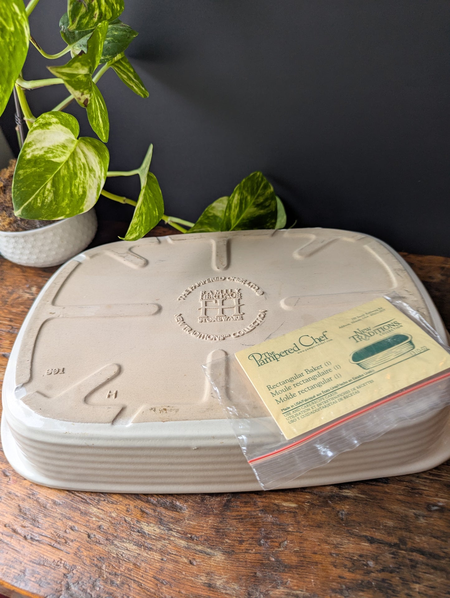 Pampered Chef Family Heritage Stoneware Rectangular Baker with Manual