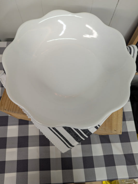 Large Scalloped Serving Bowl