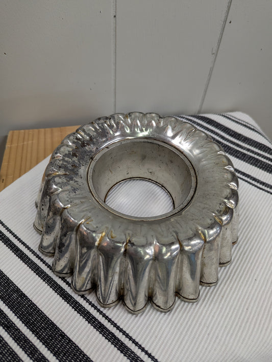 Fluted Bundt Pan