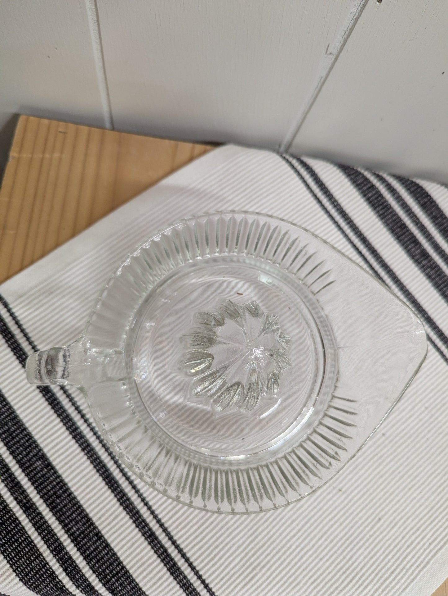 Large Glass Citrus Juicer/Reamer