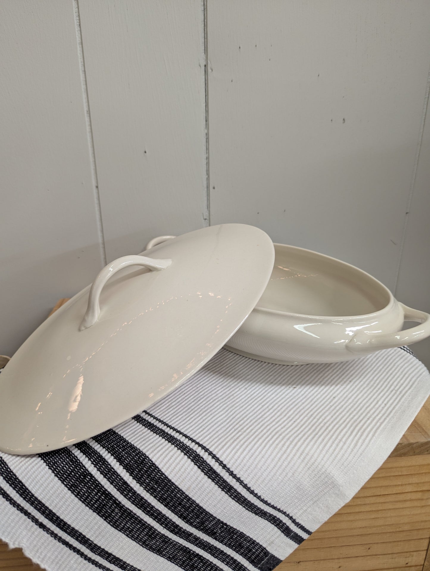 Lidded Casserole Dish