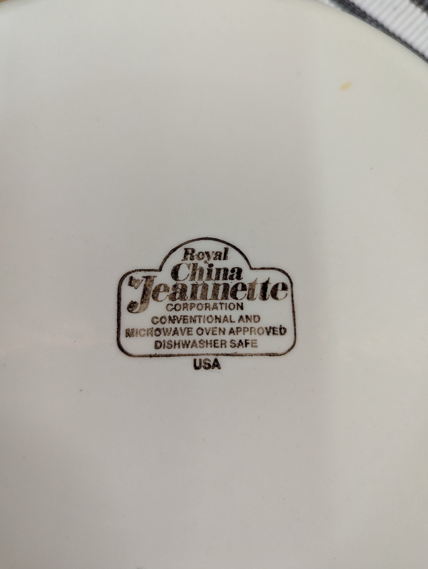 "Jeanette" Cherry Pie Plate