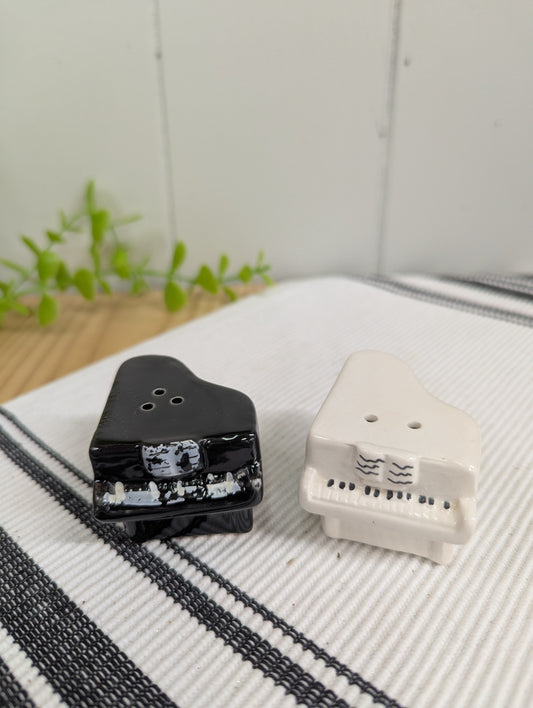 Grand Piano Black and White Salt and Pepper Shakers